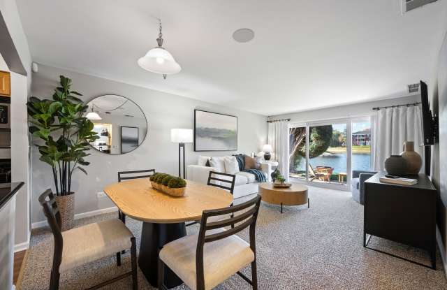 Versailles on the Lakes Schaumburg photos photos