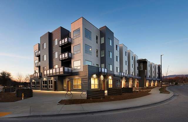 The 951 photos photos