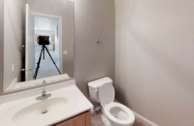 33206 North Cherry Creek Road Gallery 4