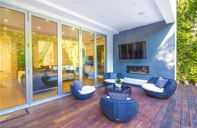 14818 Huston Street Gallery 4