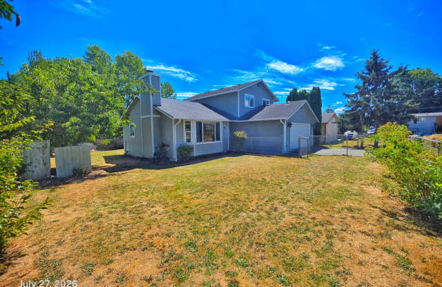 Charming 4 Bed 2 Bath Home in Des Moines, WA. photos photos