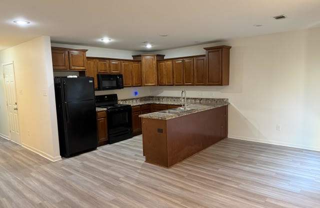 2035 Tyler Street - A Gallery 3