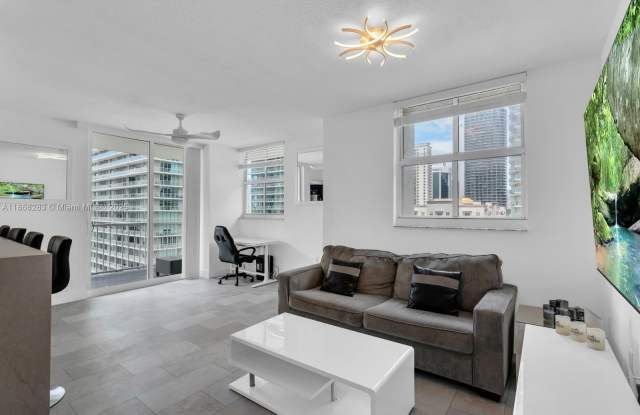 1250 N Miami Ave photos photos