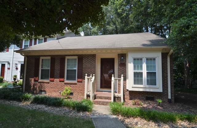 Cozy 2BD, 2BA North Raleigh Home Near Crabtree and North Hills photos photos