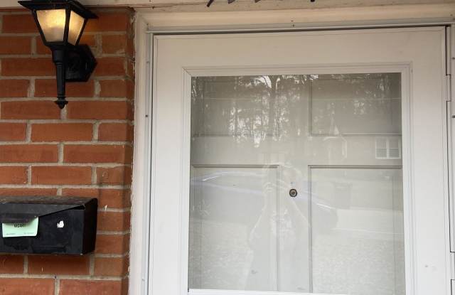 1005 Willow Street - A Gallery 4