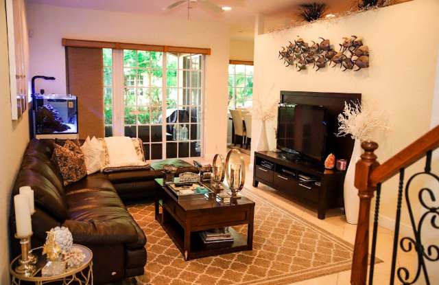 5008 Vine Cliff Way W Gallery 2