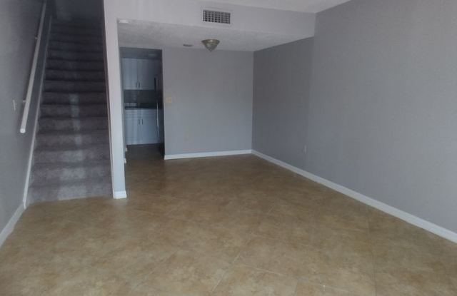 Cozy Upgraded 1bedroom Condo Gallery 4