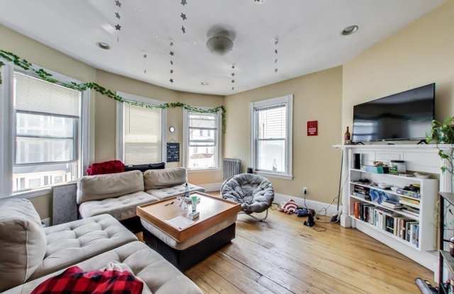 43 Hillside St #3 Boston MA 02120 - 43 Hillside Street, Boston, MA 02120