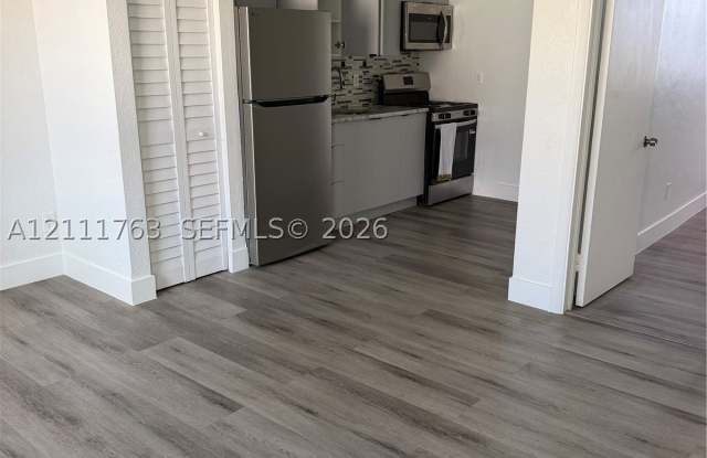 2160 Bay Dr Gallery 1