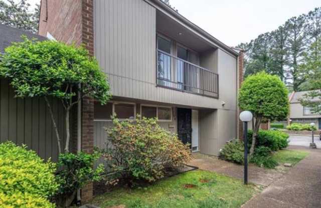 3BD/2.5BA Townhouse located in Barfield Place! photos photos