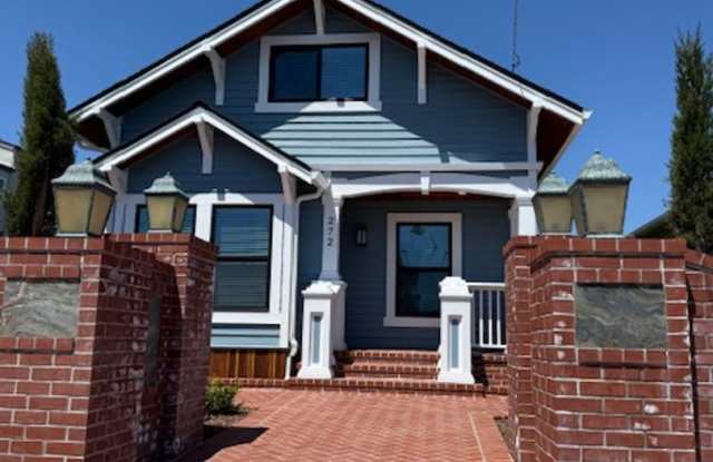 Great 2 bedroom, 1 bathroom house with office/bonus room and Ocean Views near DLI and downtown Monterey. photos photos