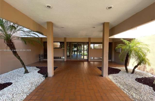 4670 W 13th Ln photos photos