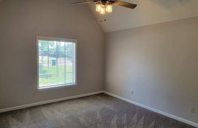 Thelma Barker School - 39 Baker Drive, Jackson, TN 38305