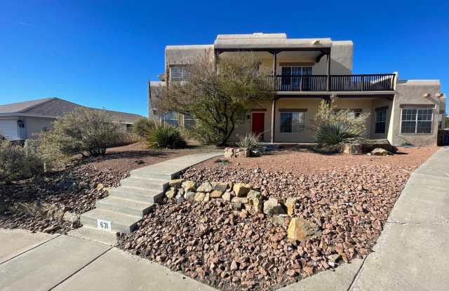 Beautiful 3 Bedroom/2.5 Bathroom Home Located off Roadrunner photos photos
