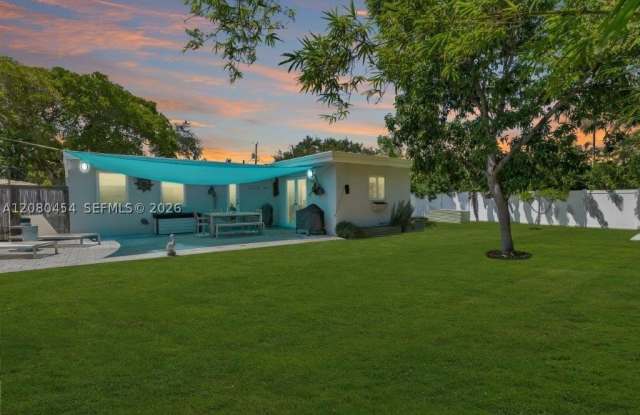 1945 S Hibiscus Dr Gallery 2