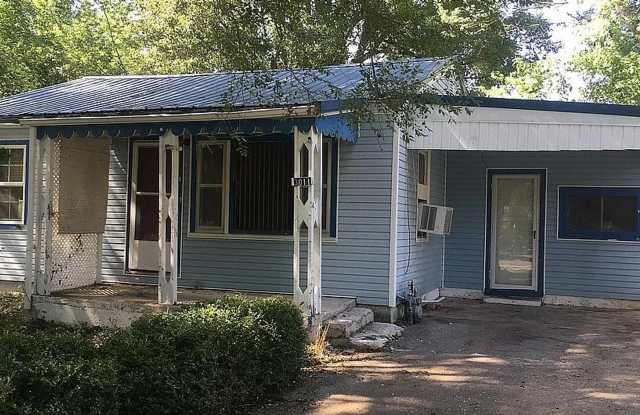Newly Renovated 3 Bedroom 1 Bath House with Modern Feel! photos photos
