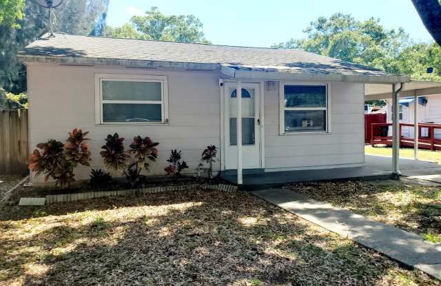 3810 40th Ave N St. Petersburg, FL 33714 MOVE IN SPECIAL!! $250 off 1st Months Rent!!! - 3810 40th Avenue North, St. Petersburg, FL 33714