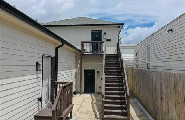 2311 Saint Anthony Street - 1B Gallery 1