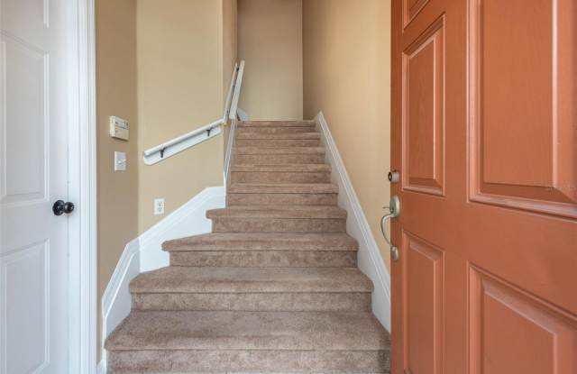 6750 EAGLE FEATHER Drive Gallery 4