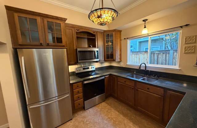 2-Bedroom Corner Townhome in Stonegate Woods, Davis Gallery 3