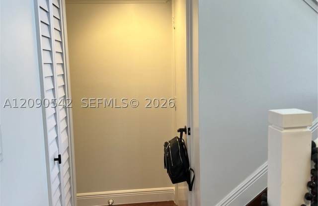 141 SW 96th Ter Gallery 4