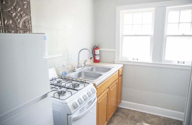157 1/2 Morris Ave - B Gallery 4