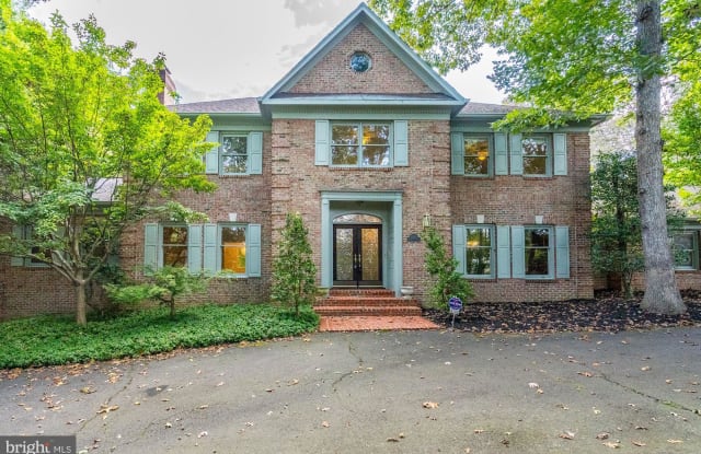 8700 OLD DOMINION DRIVE - 8700 Old Dominion Drive, McLean, VA 22102