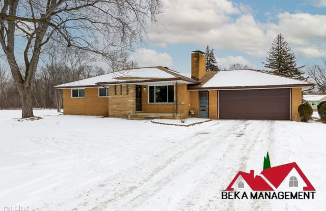 3268 Livernois Rd - 3268 Livernois Road, Troy, MI 48083