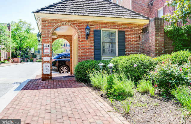4370 WESTOVER PLACE NW Gallery 3