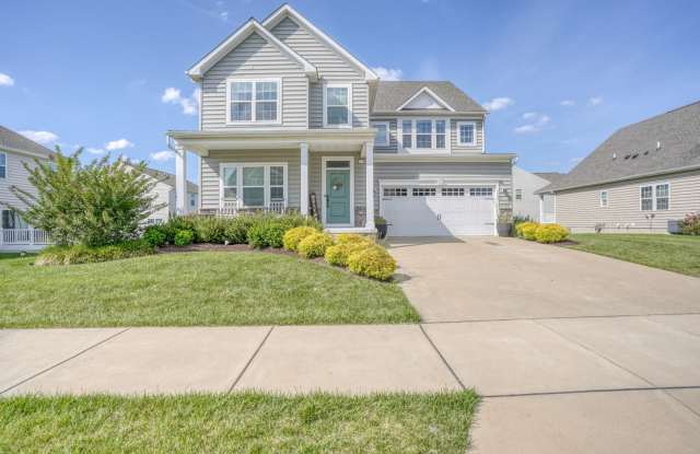 Here is YOUR CHANCE to Live in the MODEL HOME a 4 Bed 3 Bath Model Home!! Gallery 3