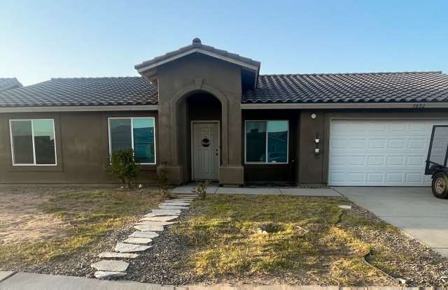 4 BEDROOM HOME! photos photos