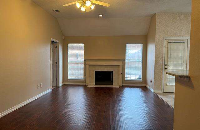 9921 Danbury Drive Gallery 2