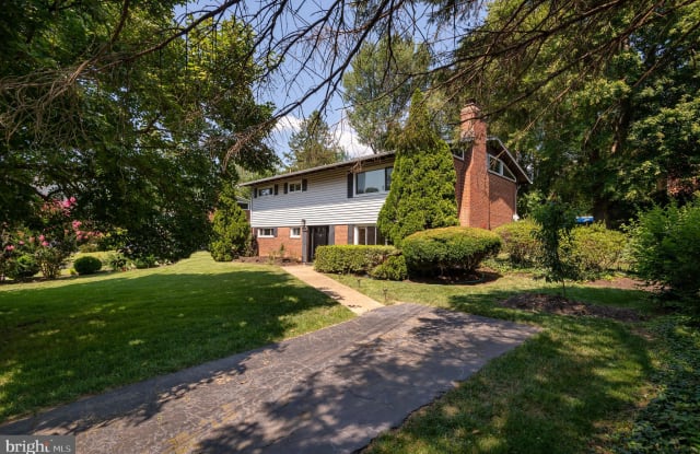 6914 ROSEMONT - 6914 Rosemont Drive, McLean, VA 22101
