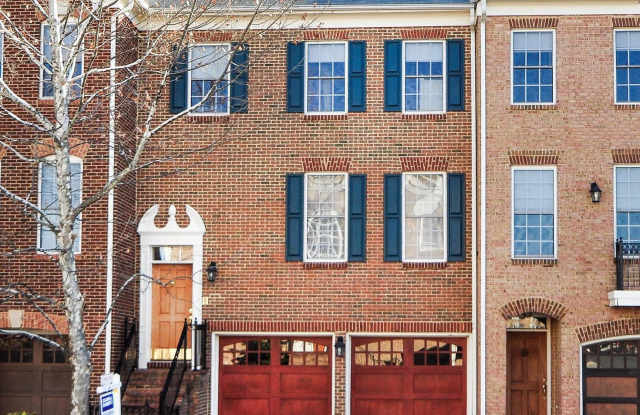 118 HERNDON MILL CIRCLE - 118 Herndon Mill Circle, Herndon, VA 20170