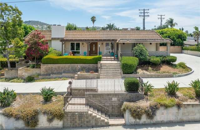 2328 E Vine photos photos