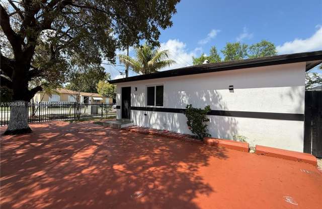 3815 NW 13th Ave photos photos