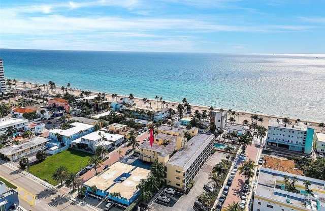 322 HARDING ST - 322 Harding Street, Hollywood, FL 33019