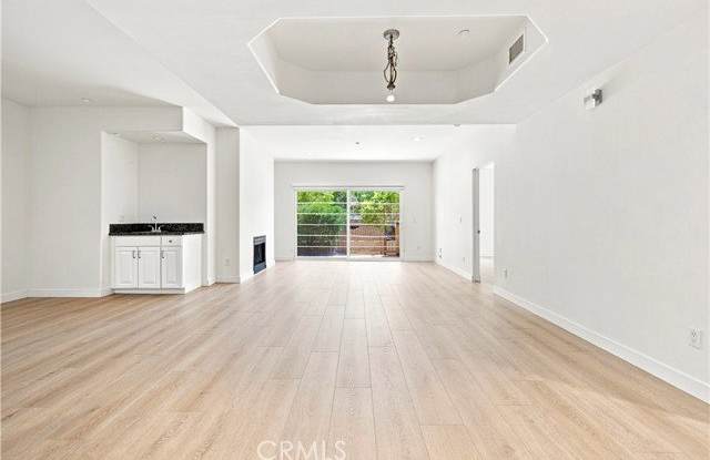 8555 Cashio Street Gallery 4