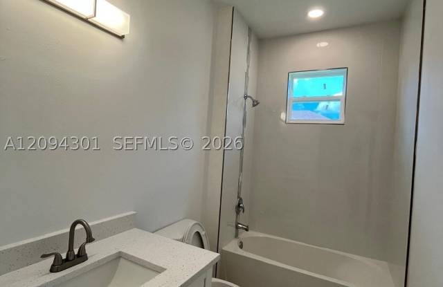 4700 29th St SW Gallery 4