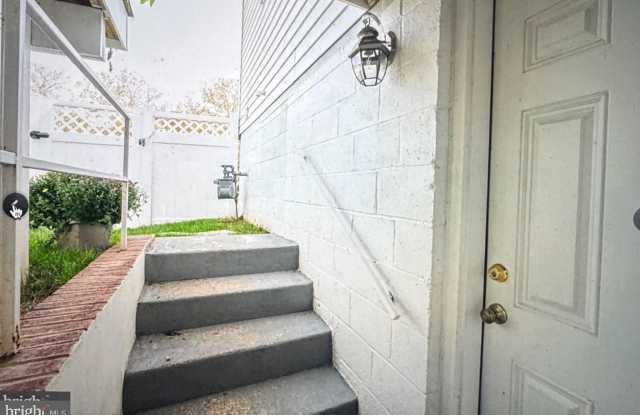 7605 HAYFIELD Road Gallery 1