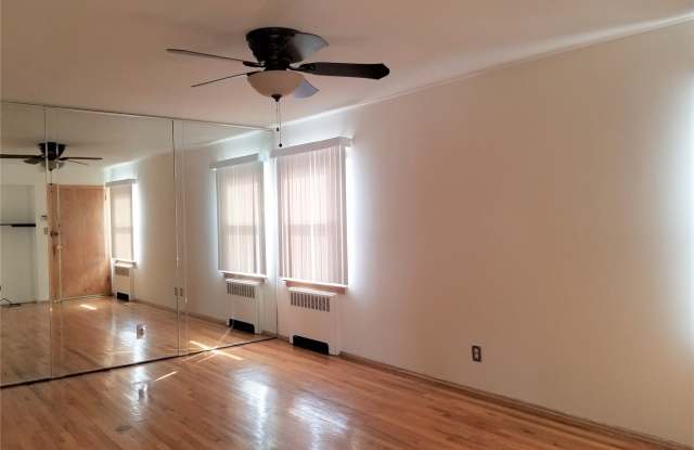 19 Daley Place Gallery 2