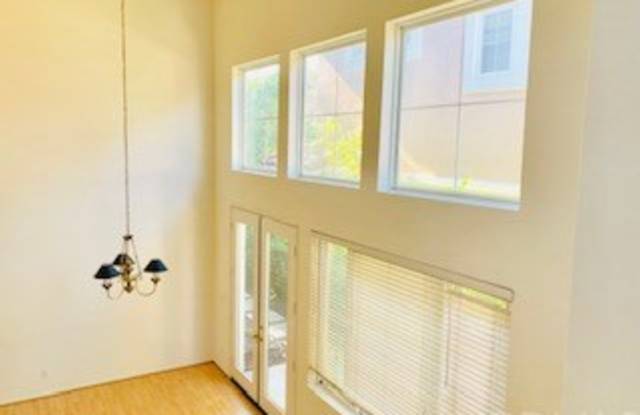 15 Santa Cruz Aisle Gallery 2