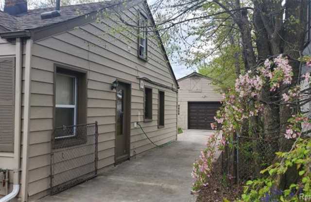 22813 ROSALIND Avenue Gallery 2
