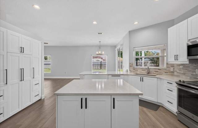 81 RYMSHAW Drive Gallery 2
