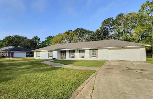 Spacious 3-Bedroom, 2-Bathroom Home with Modern Updates in Ocean Springs! photos photos Spacious 3-Bedroom, 2-Bathroom Home with Modern Updates in Ocean Springs! photos photos