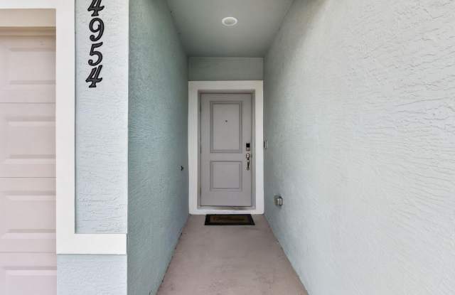4954 Armina Place Gallery 4
