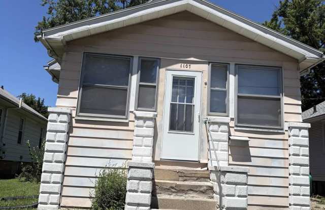 1107 W GILBERT Avenue photos photos