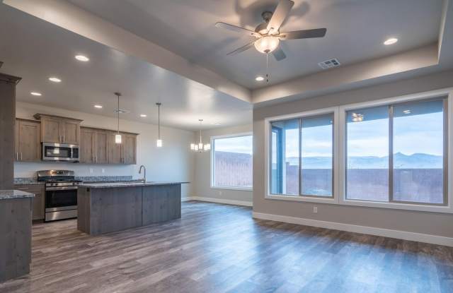 1475 W 460 N photos photos