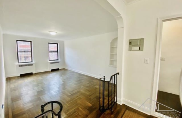 310 W 21st Street - 310 West 21st Street, New York City, NY 10011