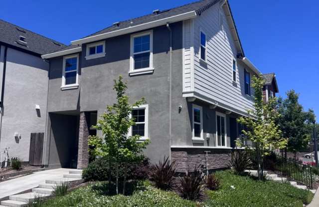3 BR/2.5BA | Newly Renovated Single Family Home | 1-Car Garage |Near Franklin Blvd! photos photos